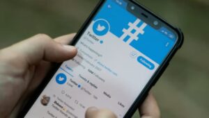 Read more about the article Twitter starts showing how many views posts gets, Musk says Tweets read exponentially more than they are liked- Technology News, FP