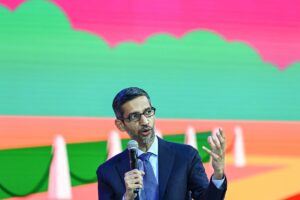 Read more about the article Google to ease agreement with phonemakers in India in major business revamp • TC
