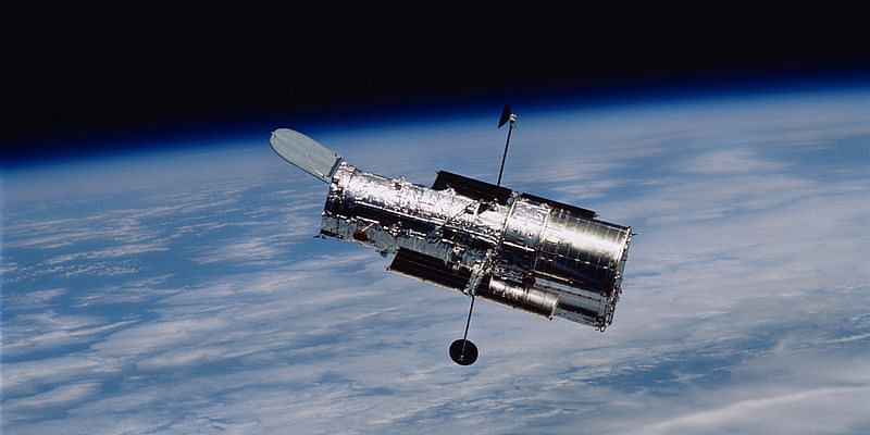 You are currently viewing On This Day: The Hubble Space Telescope’s Journey Began