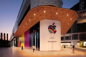 Read more about the article Apple to open two retail stores in India next week
