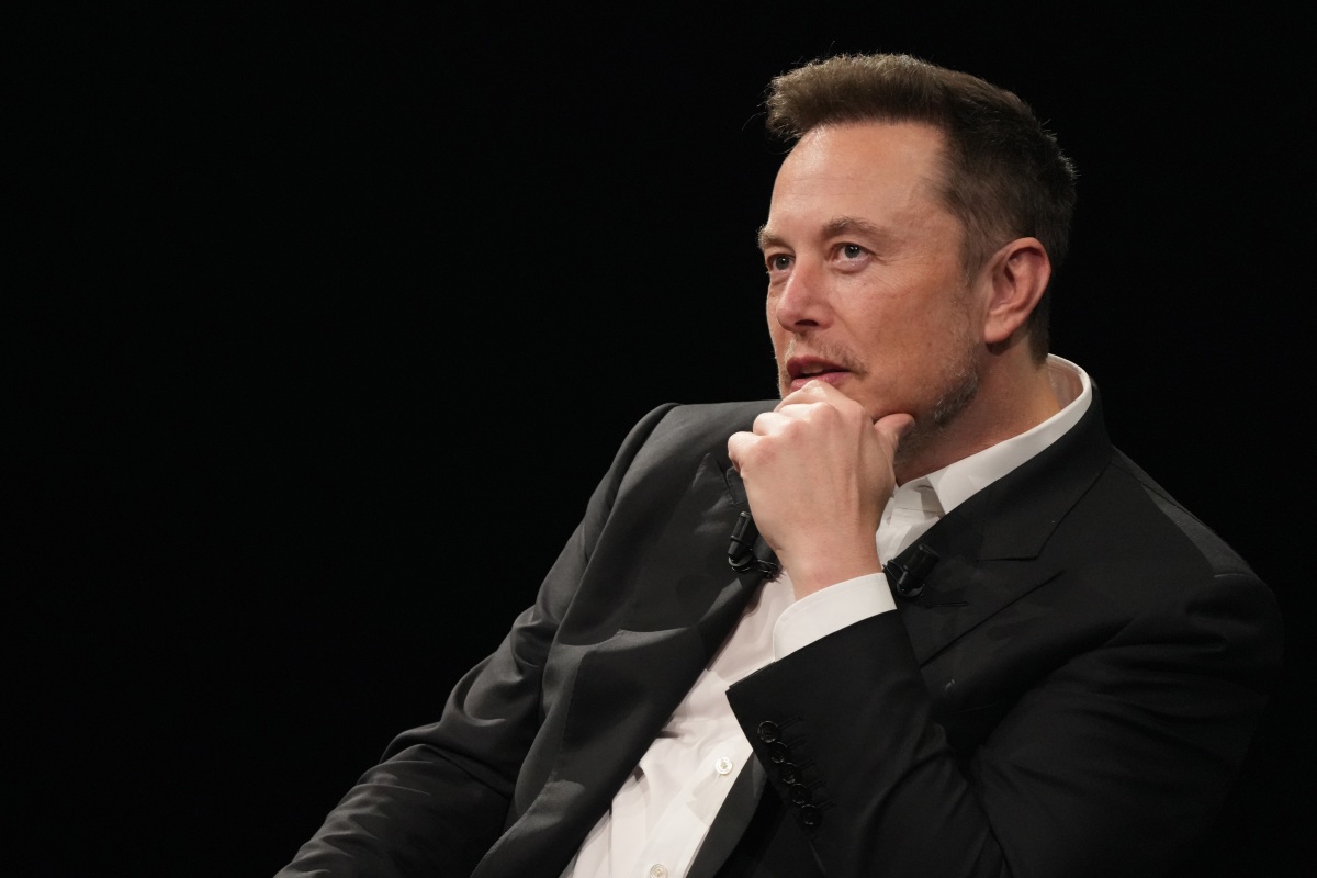 You are currently viewing Musk says looking to bring Tesla and Starlink to India after meeting with PM Modi