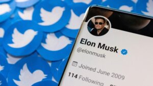 Read more about the article Elon Musk limiting how many tweets users can see shows he’s hellbent on gutting it