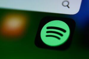 Read more about the article Spotify puts restrictions on its free tier in India to attract more paid users