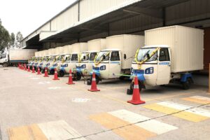 Read more about the article Amazon introduces global last-mile fleet programme in India featuring EVs