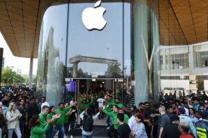 Read more about the article Apple iPhone shipments just had their best quarter in India