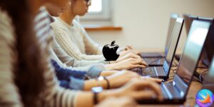 Read more about the article Enter Apple's Swift 2024 Swift Student Challenge: Your Gateway to Tech Stardom