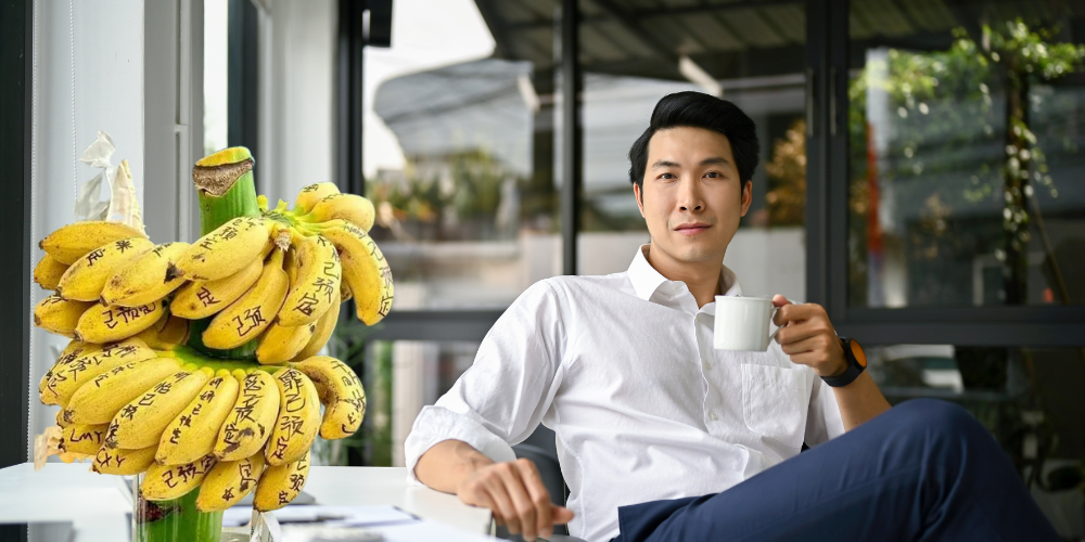 You are currently viewing Why Employees Are Growing Ripe Bananas on Desks to Reduce Stress