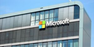 Read more about the article Microsoft earnings overshadowed by slow cloud growth; shares dip