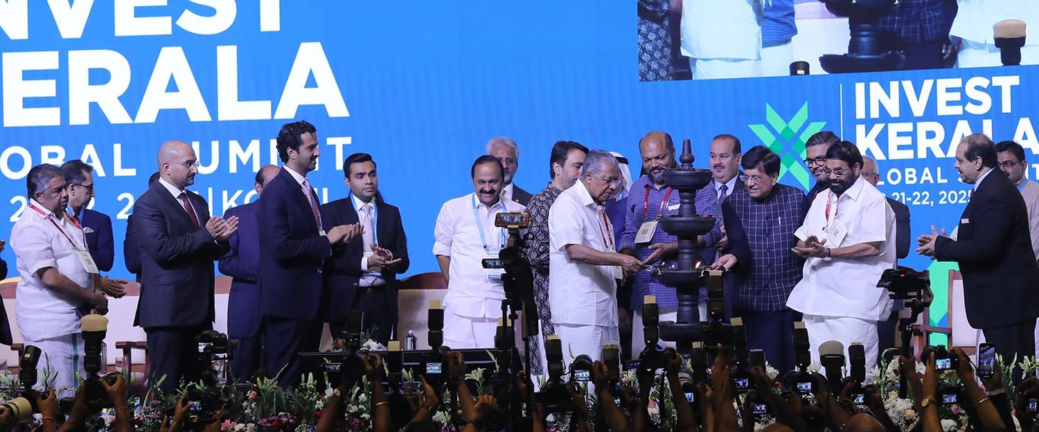 Read more about the article CM Pinarayi Vijayan assures smooth sailing for investors at Invest Kerala Summit